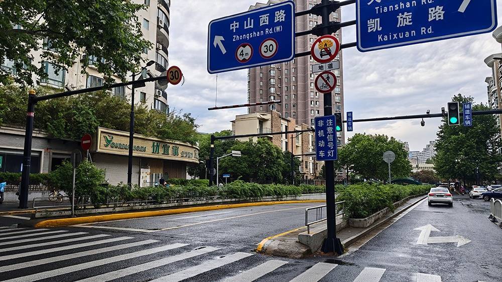“隧道打卡王家卫风”火了？警方提醒